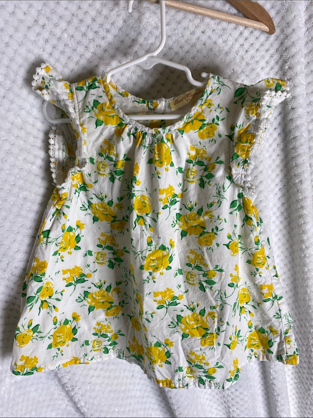 Sweet Magnolia Yellow Rose Floral Top
